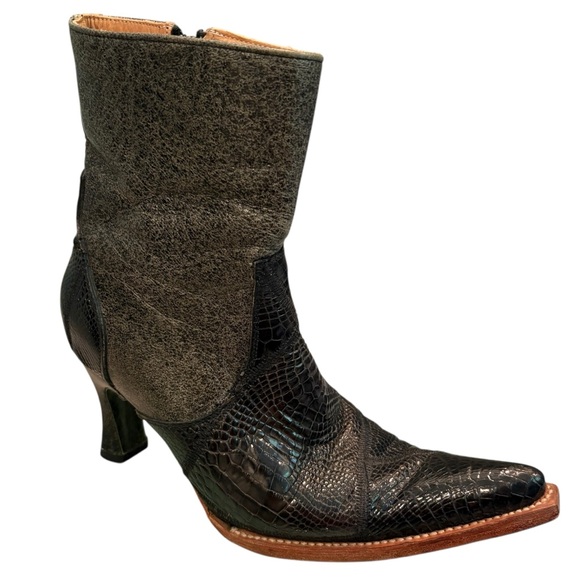 Dos de Oro Shoes - Dos de Oro Black Leather Heeled Pointed Toe Western Boots, Sz 7